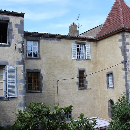 Bed and Breakfast Chateau De Bourrassol Menetrol Exterior foto