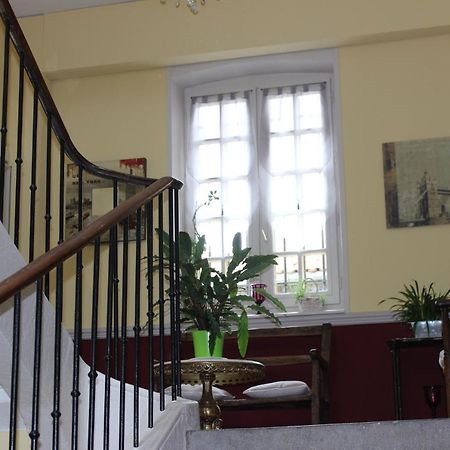 Bed and Breakfast Chateau De Bourrassol Menetrol Exterior foto
