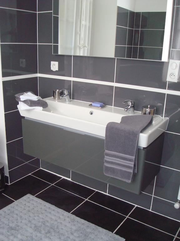 Bed and Breakfast Chateau De Bourrassol Menetrol Zimmer foto