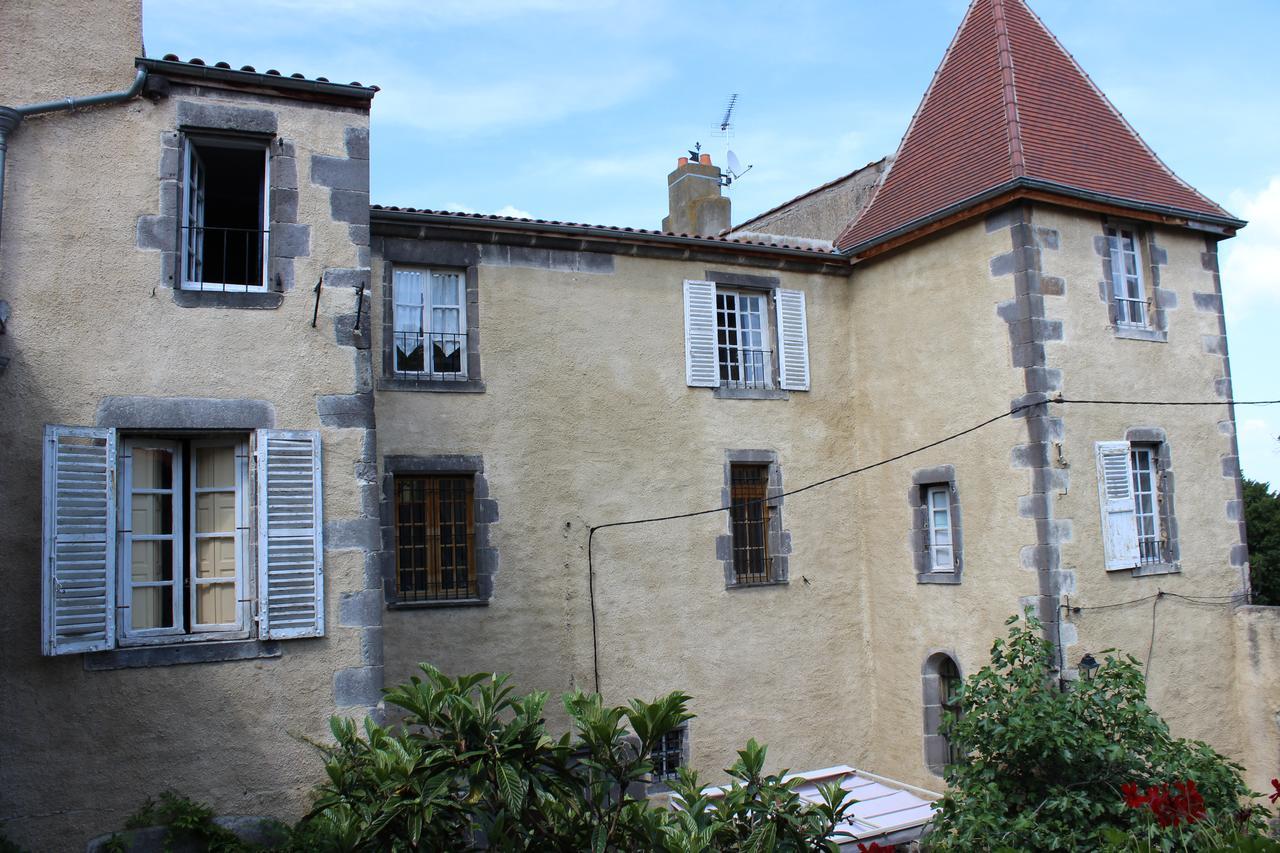Bed and Breakfast Chateau De Bourrassol Menetrol Exterior foto