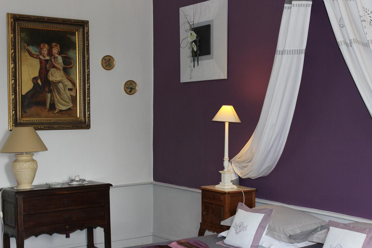 Bed and Breakfast Chateau De Bourrassol Menetrol Exterior foto